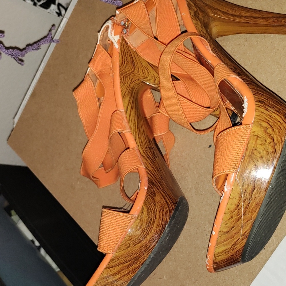 Orange hardwood dole strappy sandal size 10